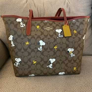 新作 Coach X Peanuts A4収納可 シティ トート・パッチ CBJ91 COACH OUTLET｜【COACH X PEANUTS】シティ トート・シグネチャー