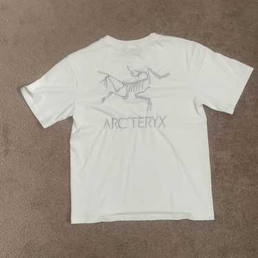 ARC’TERYX Tee White Minimal Tech Street NEW Arcteryx Toronto Logo Word T-Shirt White Cotton Womens