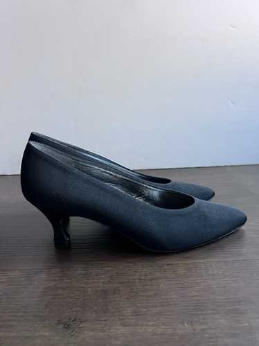 Stuart Weitzman Size 7 AA Pointed Toe Kitten Heel… - image 1