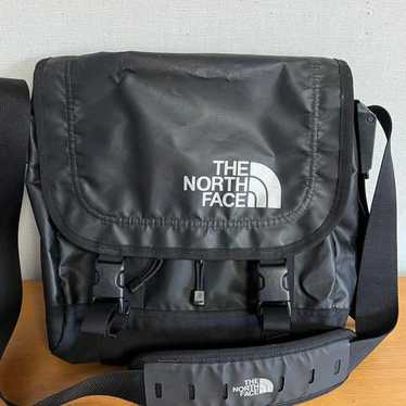 00's THE NORTH FACE messenger bag 黒　ブラック THE NORTH FACE Base Camp Voyager Messenger Bag Tnf Black/Tnf