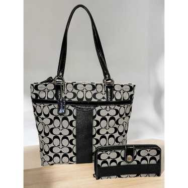 バッグ COACH F28504 Signature Tote Black Gray Coach F28504 MEDIUM Black/Gray Patent Leather & Signature C