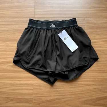Alo yoga match poInt short 黒 Mサイズ Match Point Short - Black | ALO
