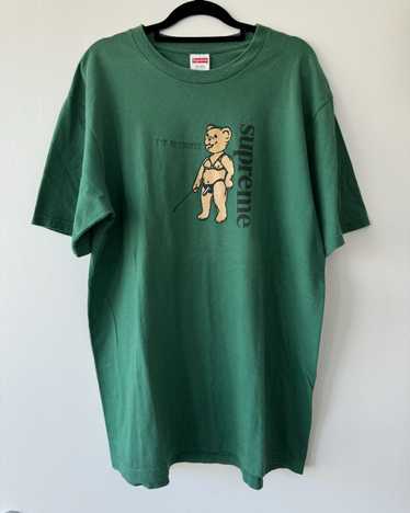 Supreme Bear Tee M 水色 Supreme Bear Tee M 水色 Supreme Bear Tee (SS25) Powder Blue