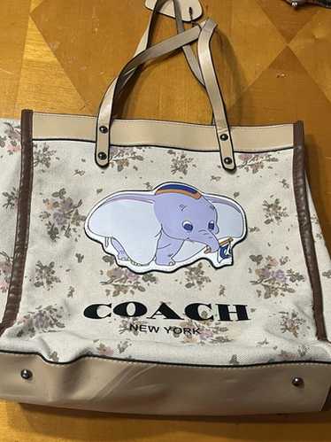 COACH × Disney ダンボ トートバッグ Bring on the Disney Classics in the New Coach Spring/Summer