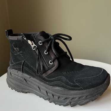 値引交渉可【新品未使用】限定！UGG×Mastermind Neumel BR NEW IN BOX UGG X MASTERMIND WORLD CA805/CHUKKA NEUMEL BOOTS