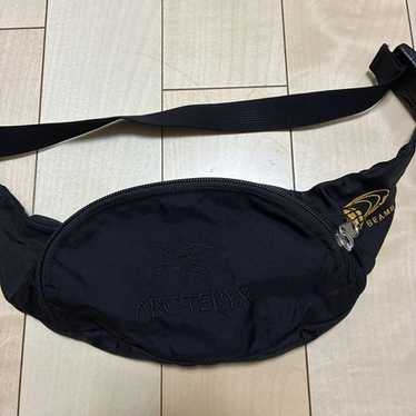 ARC'TERYX BEAMS40周年記念URBAN FANNYボディーバッグ 楽天市場】ARC'TERYX(アークテリクス)×BEAMS(ビームス) Waist