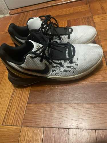 Nike Kyrie Flytrap 2クローバー模様 シューズ Size 13 - Nike Kyrie Flytrap 2 Black Bright Crimson for sale