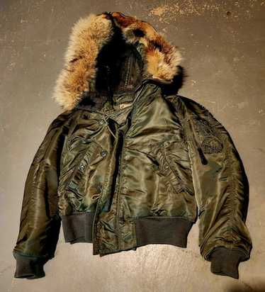 ジャケット・アウター military type N-2B flight bomber jacket Alpha Industries Men's N-2B Short Waist Parka (XS, Black) at