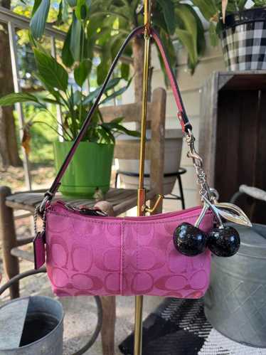 バッグ Coach Mini Hobo Shoulder Bag Pink Rare 💌SOLD💌 vintage authentic coach pink signature mini hobo