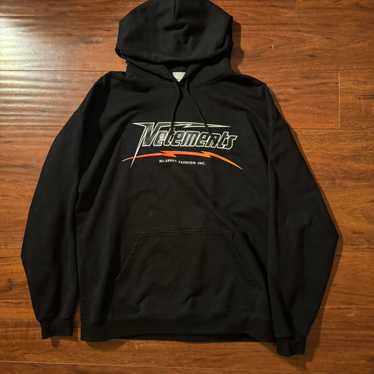 VETEMENSヴェトモンFW22HI-SPEEDフーディ Hi-Speed Hoodie in Black – SVRN