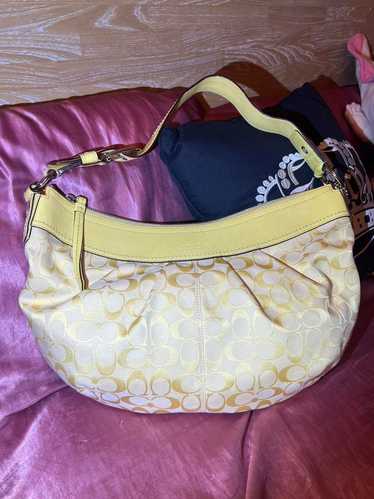 バッグ Coach Signature Hobo Hand Bag Yellow Coach Women Yellow Patent Leather Signature Crinkle Stitch