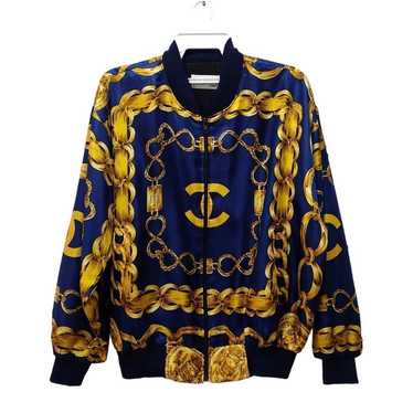 ジャケット・アウター vintage chanel bomber jacket junkmania Gorgeous Fully Lined Ornate Chanel Print Zipup Bomber Jacket