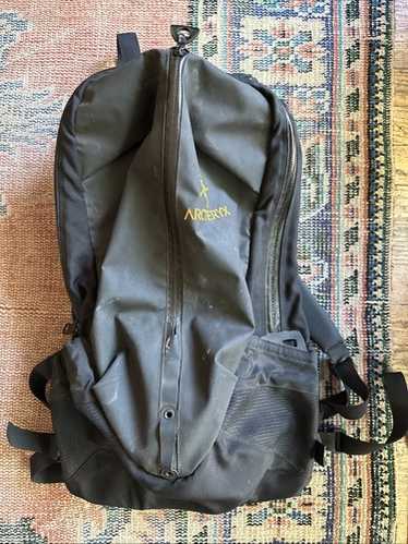 JJJ　Arc'teryx Arro 22 cloud Arc'teryx Arro 22 Backpack - Campers' Corner