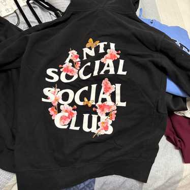 ★ ANTI SOCIAL SOCIAL CLUB★ Floral USA Made Hoodie TI25A07 ANTI SOCIAL SOCIAL CLUB White Pullover Hoodie with Flowers