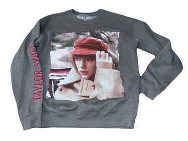 ミュージシャン Taylor Swift RED ERAS CREWNECK Taylor Swift The Eras Tour Reputation Crewneck Sweatshirt (M