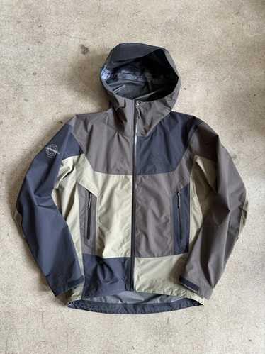 ARC’TERYX Beta SL JACKET GORE-TEX 233127906_model_ellisbrigham_0