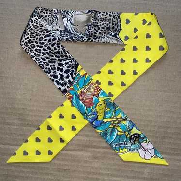 HERMES スカーフ Jungle Love stamped scarf 70 直営ラッピング Jungle Love stamped scarf 70 | Hermès Singapore