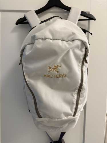 Arc'teryx x Beams Mantis26 Backpack ホワイト Arc'teryx Mantis 26 Backpack Solitude Graphite 6044 | eBay