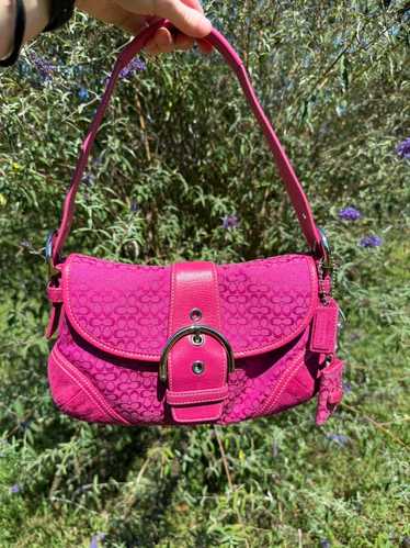 バッグ Coach Soho Signature Shoulder Bag Pink Putting the fun in FUNctional! The Signature Jacquard Soho