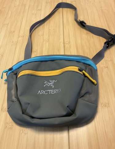 Arcteryx × beams waist - Gem
