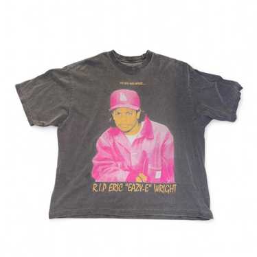フェード雰囲気◎90s【USA製】EAZY-E vintage Rapper Eazy-E appears in a portrait taken on March 1, 1990