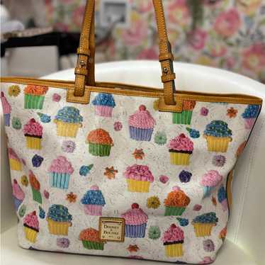 ☆Dooney&Bourke☆パーク柄カップケーキ 総柄バックパック 楽天市場】dooney & bourkeの通販
