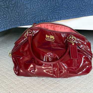 バッグ Coach Red Madison Patent Leather Handbag Coach Madison Patent Patented Glossy Red Leather Tote