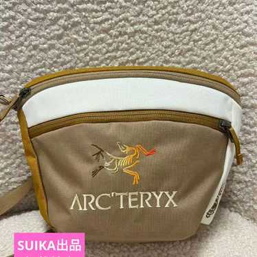 ARC’TERYX BEAMS  Mantis 2 Waist pack ARC'TERYX x BEAMS Nagomi Mantis 2 Waist Pack / Mantis 26L