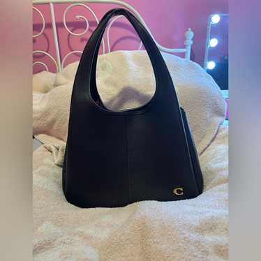 Lana 23 coach - Gem