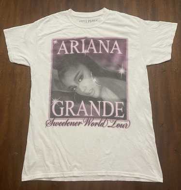 希少　アリアナ・グランデ　SWEETENER WORLD TOUR TEE Ariana Grande Sweetener World Tour 2019 Black T-Shirt