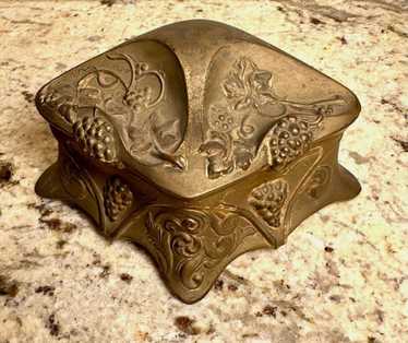 B and W Brainard and Wilson American Art jewel ca… - image 1