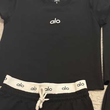 ALO YOGA ブラック Tシャツ / メンズ・レディース兼用 M Alo yogaブラックTシャツサイズM - メルカリ