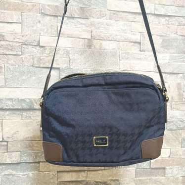 【agnes b】BLACK ENAMEL SHOULDER BAG 2946B O713VCH9_000_3.jpg