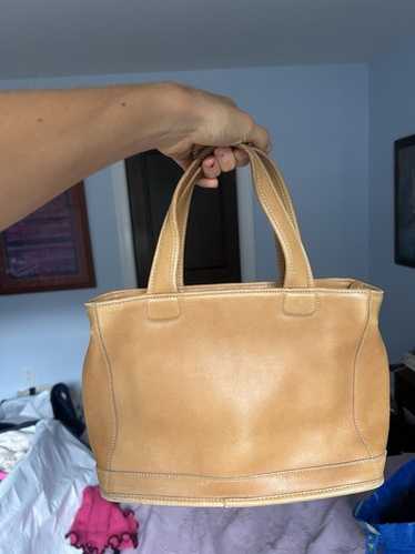 美品⭐︎COACH オールドコーチ　レザーバッグ9303番ヴィンテージ　キャメル 美品⭐︎COACH オールドコーチ レザーバッグ9303番ヴィンテージ