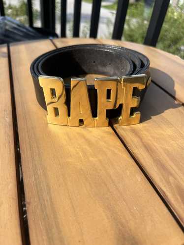 小物 2000s Bape logo buckle belt Early 2000s Bape Spell-Out Buckle Leather Belt – Alex Maxamenko