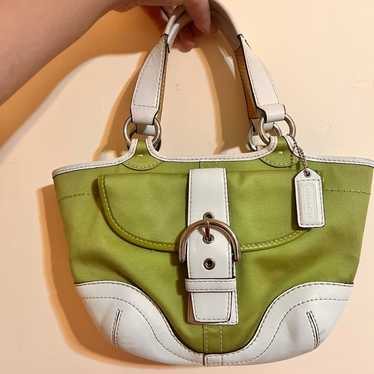 バッグ Coach Signature Soho Bag Light Green 💌SOLD💌 Coach Lime Green SoHo Bag 🍋‍🟩🍒 $295 free