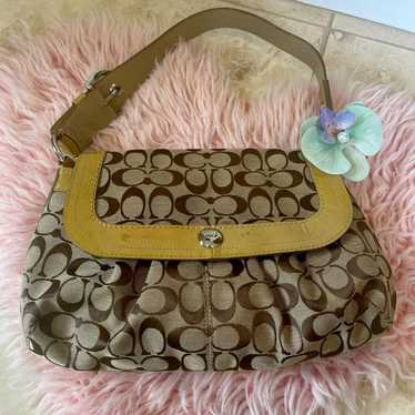 バッグ COACH Flap Soho Signature handbag gold COACH® Outlet | Soho Bag 25 In Signature Jacquard