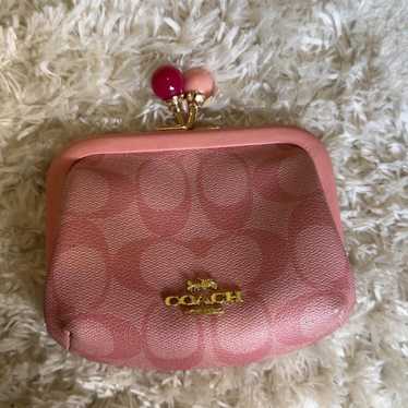 Pink leather coach coin - Gem