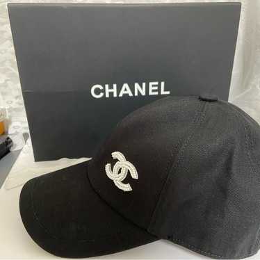 帽子 CHANEL CAP Chanel Grey Cap with CC Logo. – Votre Luxe