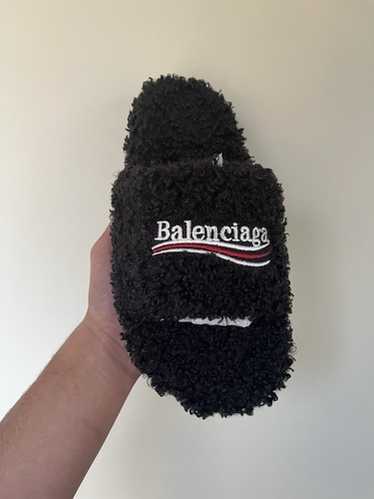 【Balenciaga 】 FURRY SLIDE サンダル　38サイズ Balenciaga Furry Platform Sandals | Neiman Marcus