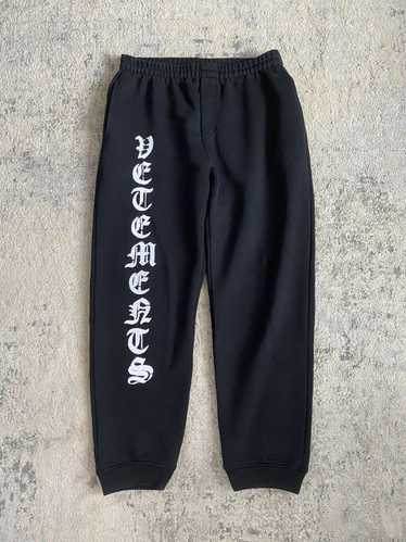 VETEMENTS anarchy logo sweatpant 訳あり VETEMENTS anarchy logo sweatpant 訳あり - メルカリ