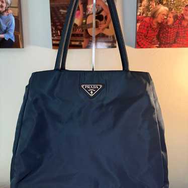 PRADA テスートシティ Prada // Tessuto Nylon City Tote Bag – VSP Consignment