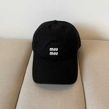 お値下げ！MIU MIU キャップ S 黒 P161 2023 18447 Miu Miu Drill ロゴ キャップ | ブラック | FARFETCH JP