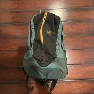 希少 アークテリクス × BEAMS ARRO22 brown crazy Arc'Teryx Arcteryx Beams Special Order Arro 22 Arrow Brown
