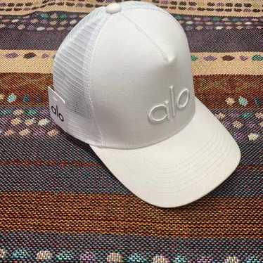 ★alo★ District Trucker Hat ベージュ District Trucker Hat - Gravel | ALO