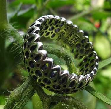【Good Art HLYWD】SMALL ROSETTE w/EMERALD GOOD-ART-STERLING-SILVER-LOTUS