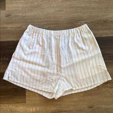 Aritzia BABATON ホワイト ショートパンツ 00 Aritzia BABATON ホワイト ショートパンツ 00 パンツ