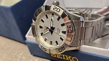 SEIKO5 SPORTS 7019-7050 70年代 Seiko 5 Sports 7019-7050 Vintage Day Date Blue Silver 21j
