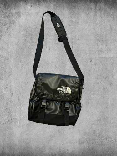 バッグ vintage NORTH FACE messenger bag black THE NORTH FACE Base Camp Voyager Messenger Bag Tnf Black/Tnf