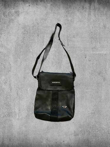 バッグ OLD DIESEL leather messenger bag black Diesel 1DR Messenger Bag | Black | FARFETCH